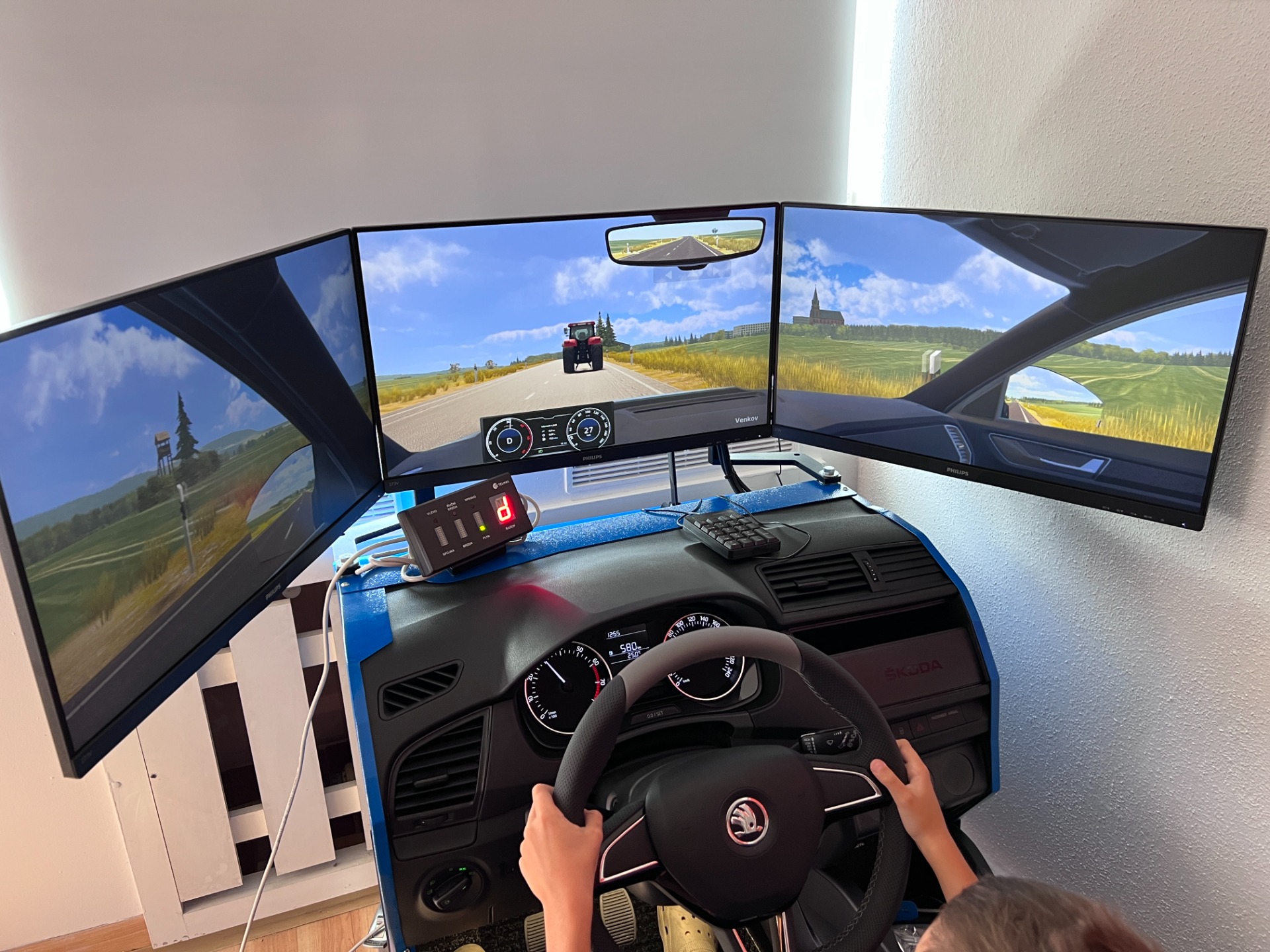 Nový automobilový trenažer AT-227 Virtuál